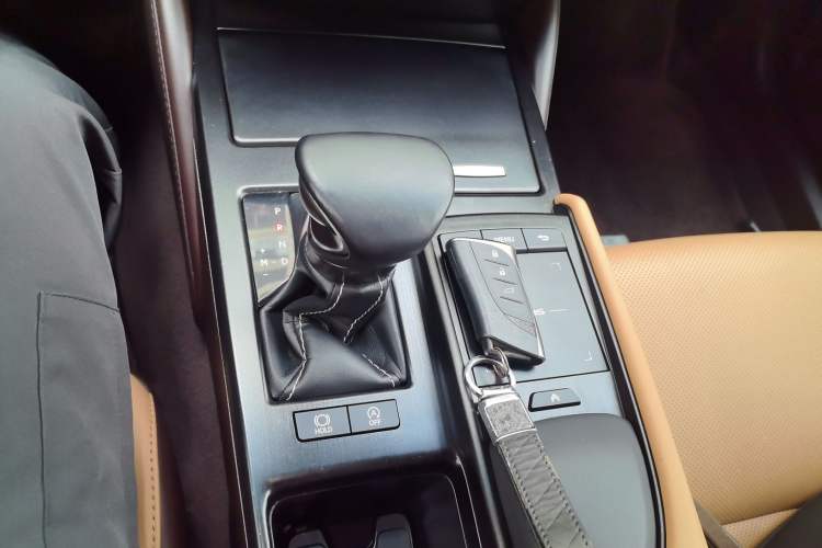 Used Lexus ES 2020 200 Excellence Edition Gear Lever