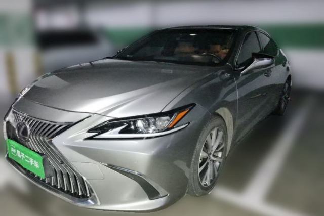 Used Lexus ES 2020 300h Premier Edition