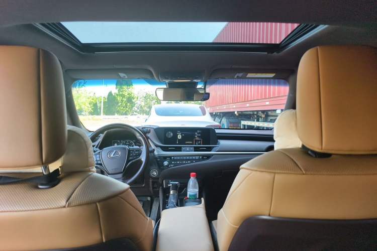 Used Lexus ES 2020 200 Excellence Edition Headliner