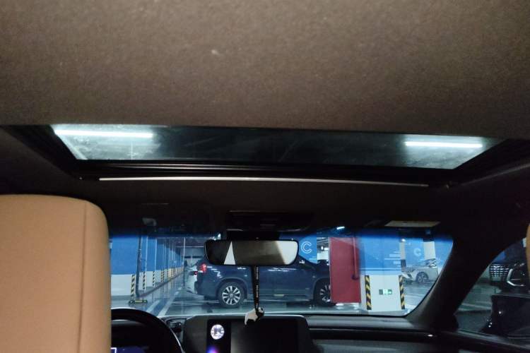 Used Lexus ES 2020 200 Excellence Edition Headliner