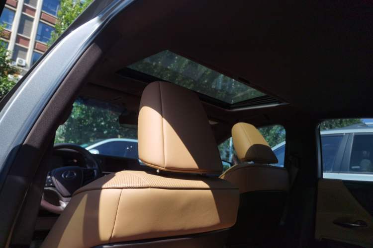 Used Lexus ES 2020 200 Excellence Edition Headliner
