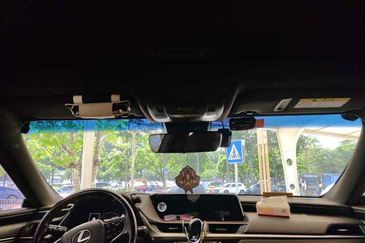 Used Lexus ES 2020 200 Excellence Edition Headliner