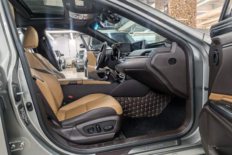 Used Lexus ES 2020 200 Excellence Edition Interior 1