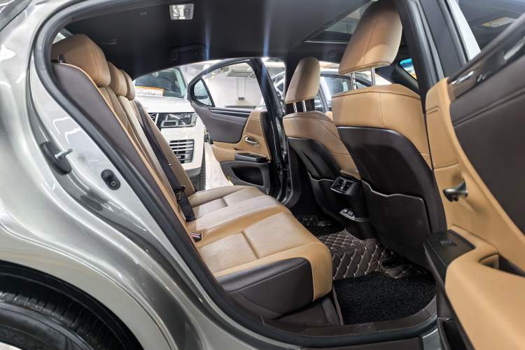Used Lexus ES 2020 200 Excellence Edition Interior 2