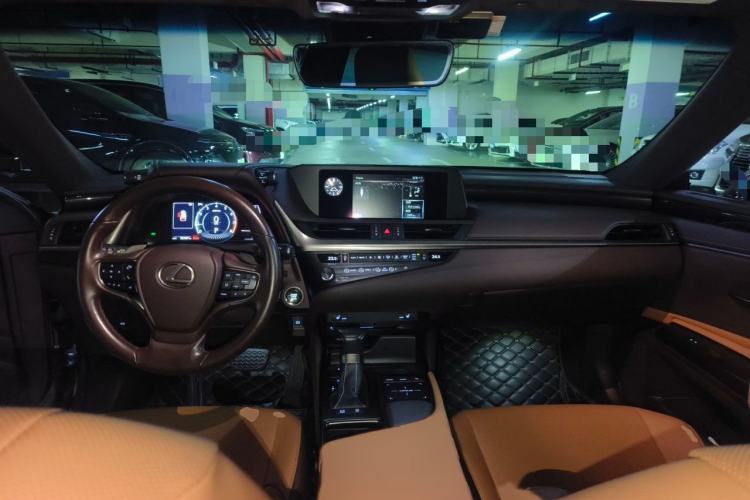Used Lexus ES 2020 200 Excellence Edition Interior 2