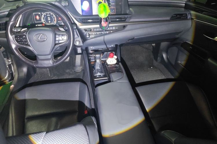 Used Lexus ES 2020 200 Excellence Edition Interior 2