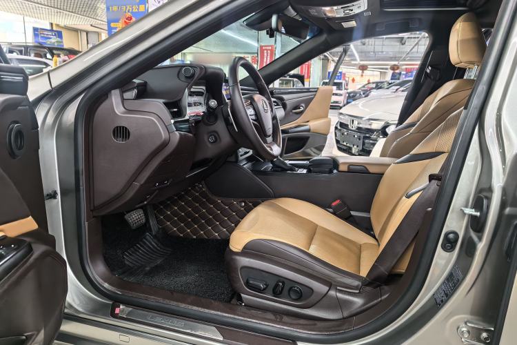 Used Lexus ES 2020 200 Excellence Edition Interior 3