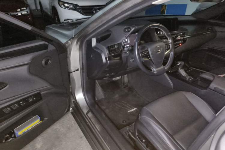 Used Lexus ES 2020 200 Excellence Edition Interior 3