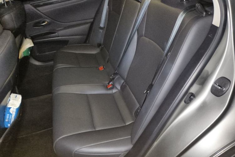 Used Lexus ES 2020 200 Excellence Edition Interior 4