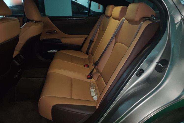 Used Lexus ES 2020 200 Excellence Edition Interior 4
