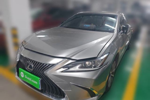 Ojetý Lexus ES 2020 200 Excellence Edition