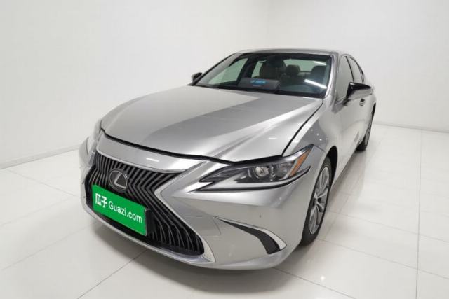 Ojetý Lexus ES 2020 200 Excellence Edition
