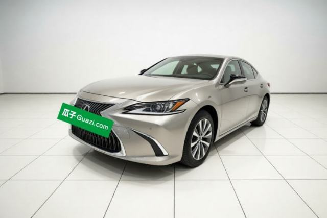 Ojetý Lexus ES 2020 200 Excellence Edition