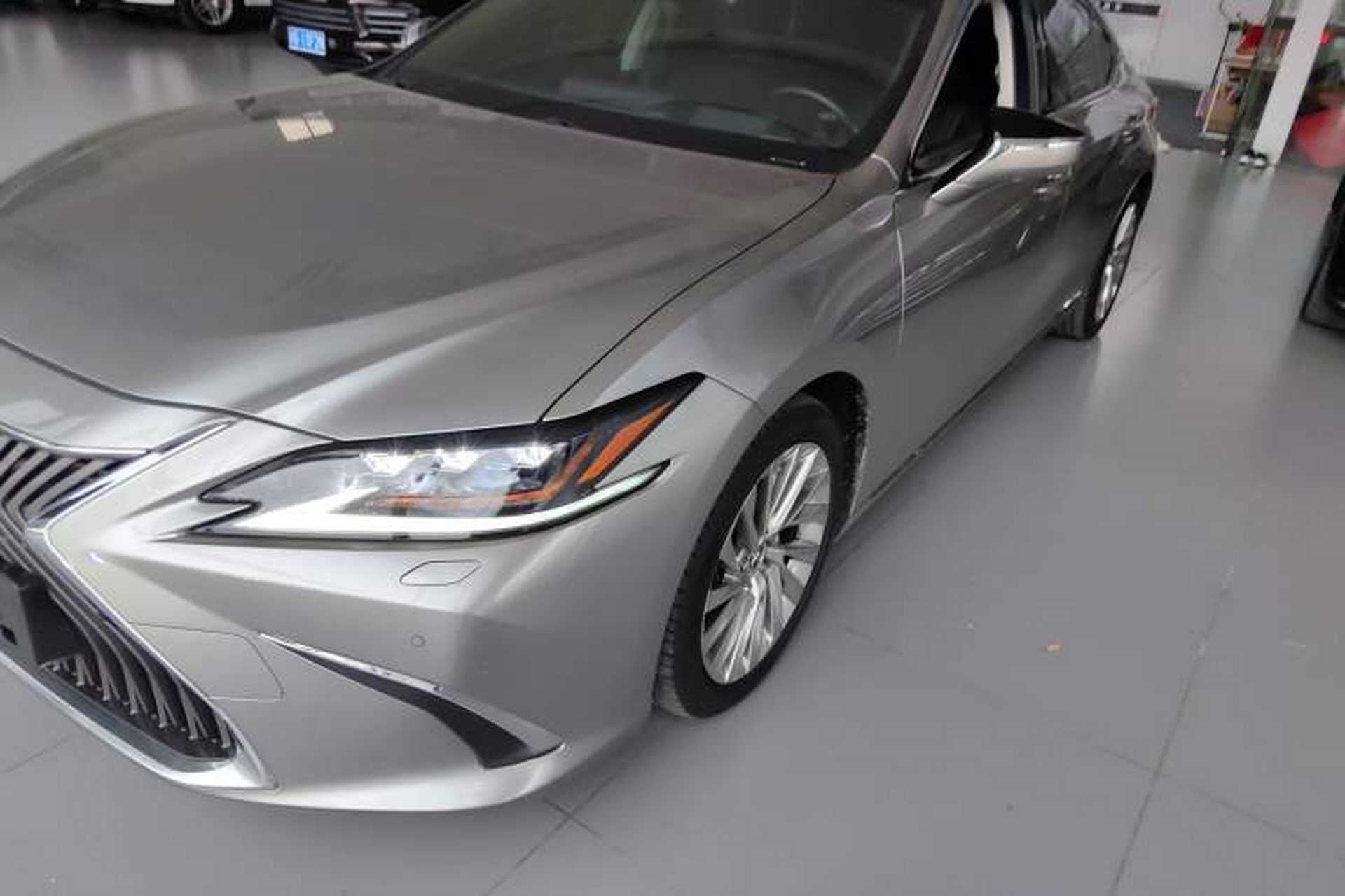 Used Lexus ES 2020 300h Executive Edition Left Front Headlight