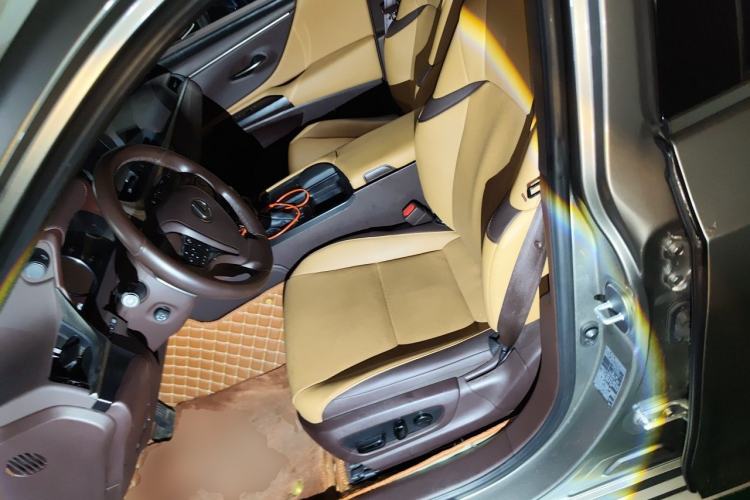 Used Lexus ES 2020 300h Premier Edition Left Front Seat