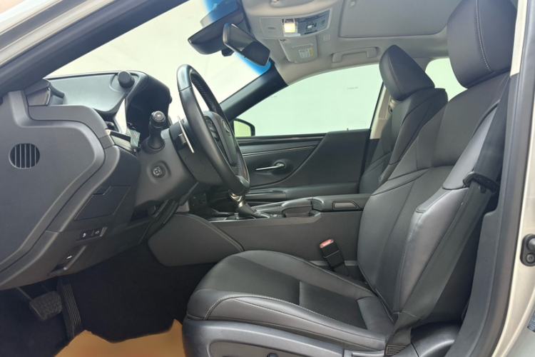 Used Lexus ES 2020 200 Excellence Edition Left Front Seat
