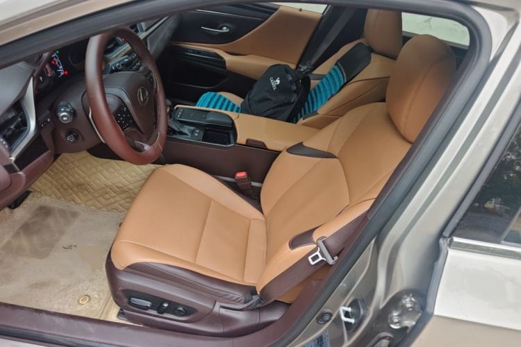 Used Lexus ES 2020 200 Excellence Edition Left Front Seat