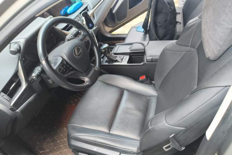 Used Lexus ES 2020 300h Premier Edition Left Front Seat