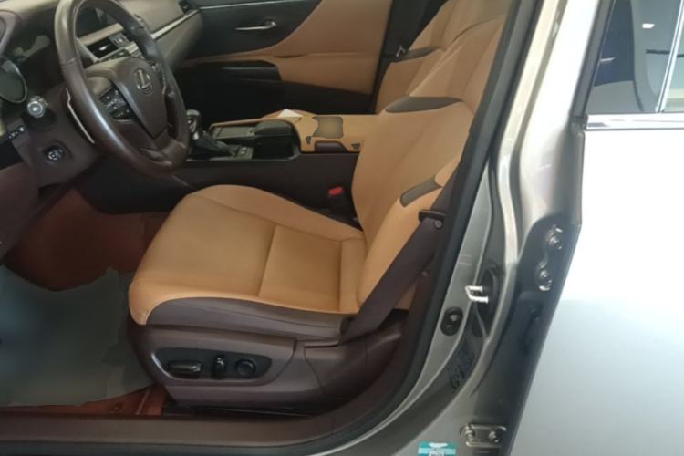 Used Lexus ES 2020 300h Premier Edition Left Front Seat