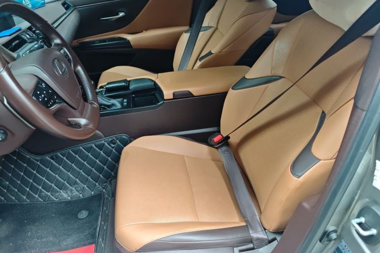 Used Lexus ES 2020 300h Premier Edition Left Front Seat