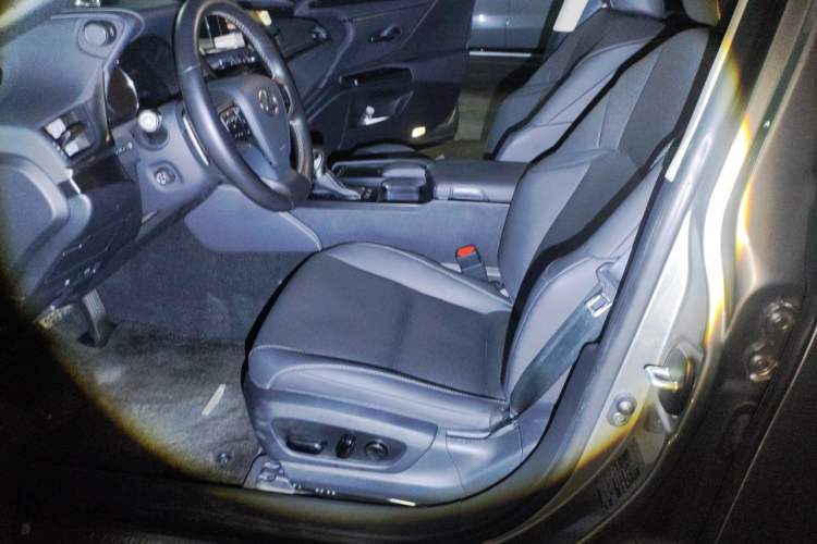 Used Lexus ES 2020 300h Premier Edition Left Front Seat