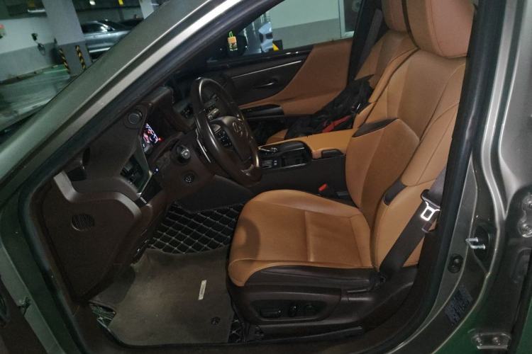 Used Lexus ES 2020 200 Excellence Edition Left Front Seat