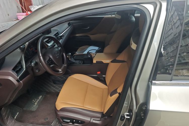 Used Lexus ES 2020 200 Excellence Edition Left Front Seat