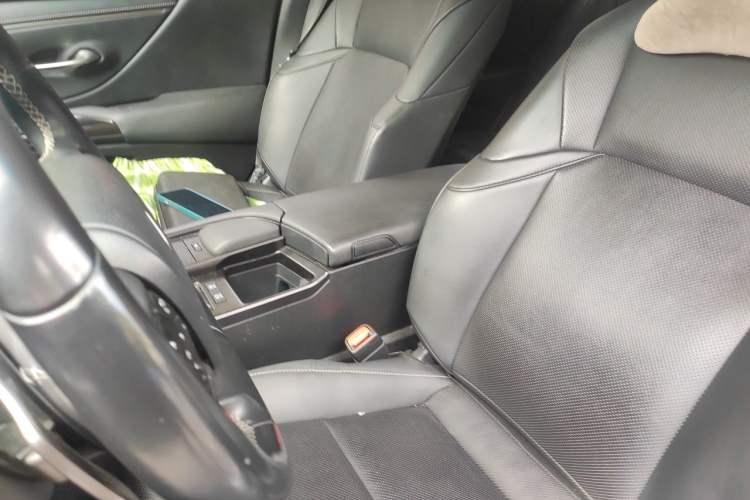 Used Lexus ES 2020 200 Excellence Edition Left Front Seat