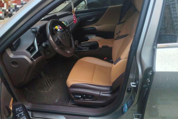 Used Lexus ES 2020 200 Excellence Edition Left Front Seat