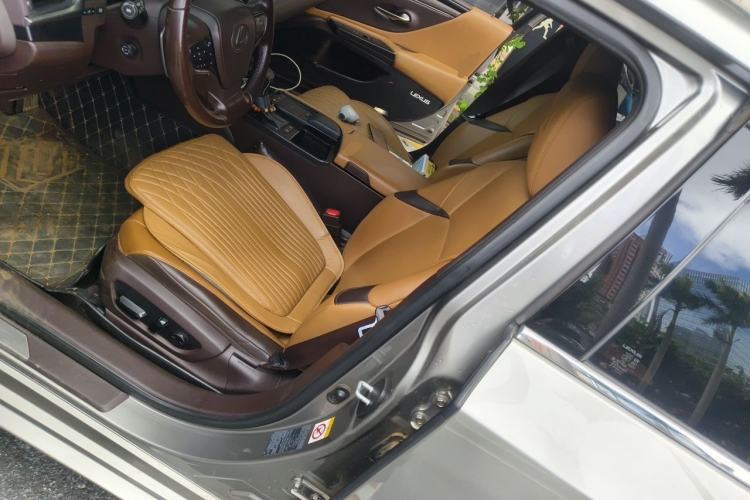 Used Lexus ES 2020 200 Excellence Edition Left Front Seat