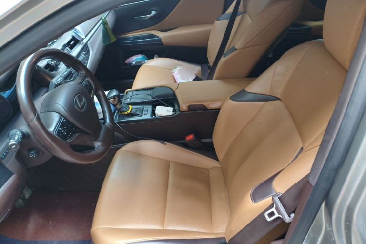 Used Lexus ES 2020 300h Premier Edition Left Front Seat
