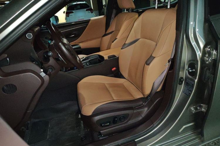 Used Lexus ES 2020 300h Premier Edition Left Front Seat
