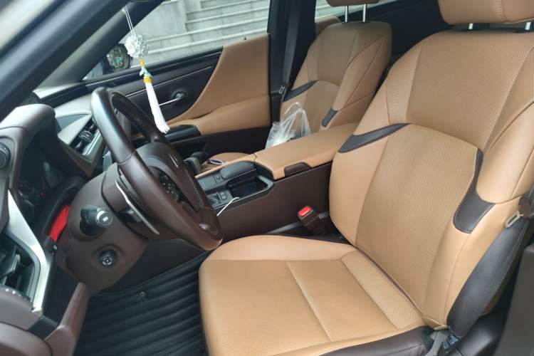Used Lexus ES 2020 200 Excellence Edition Left Front Seat