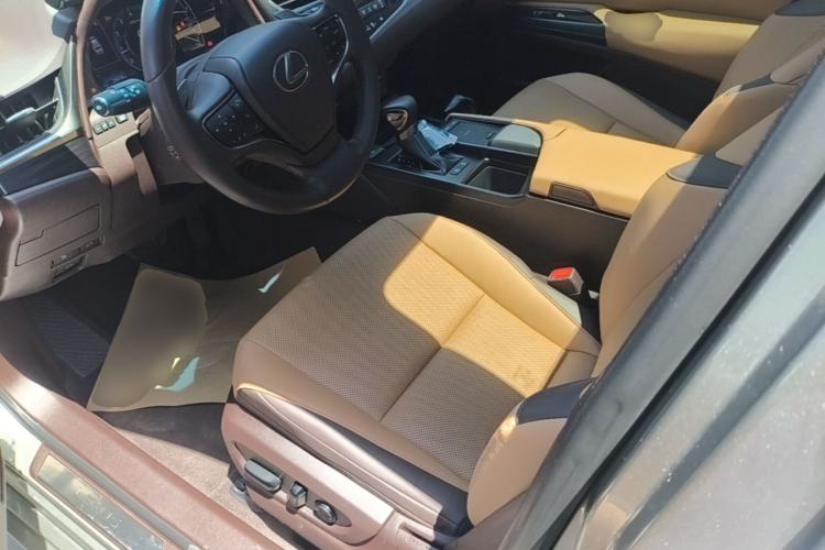 Used Lexus ES 2020 200 Excellence Edition Left Front Seat