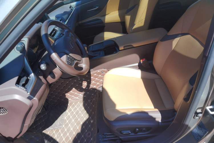 Used Lexus ES 2020 200 Excellence Edition Left Front Seat