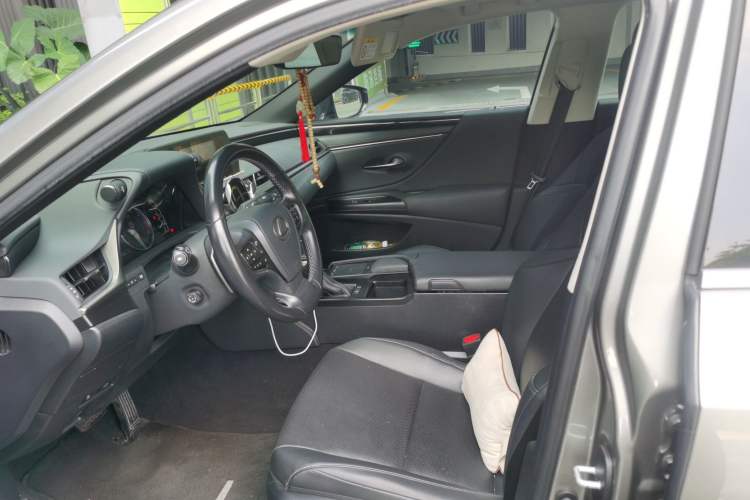 Used Lexus ES 2020 200 Excellence Edition Left Front Seat