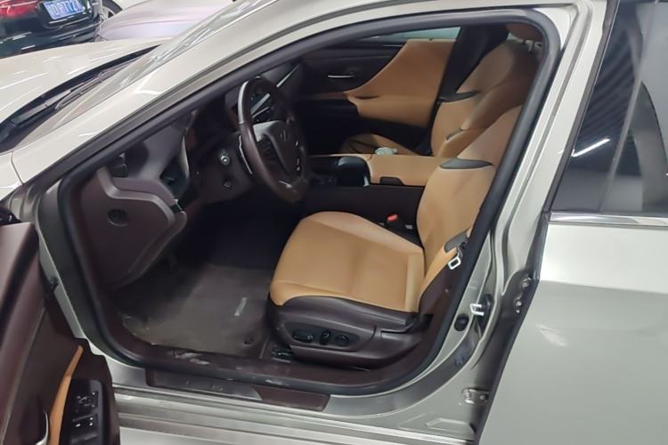 Used Lexus ES 2020 200 Excellence Edition Left Front Seat