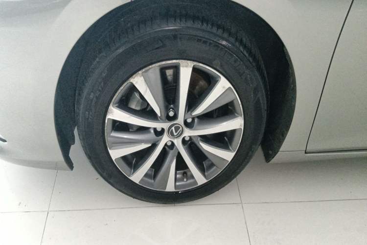 Used Lexus ES 2020 300h Premier Edition Left Front Wheel Hub