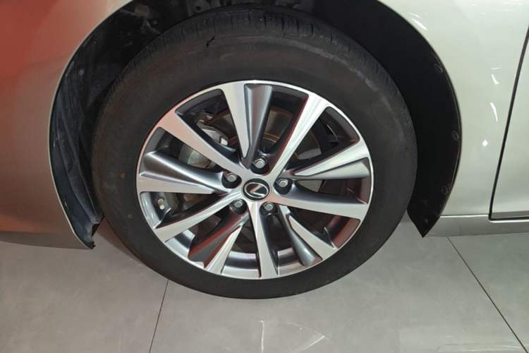 Used Lexus ES 2020 200 Excellence Edition Left Front Wheel Hub