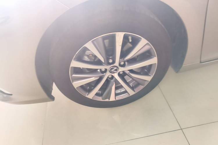 Used Lexus ES 2020 200 Excellence Edition Left Front Wheel Hub