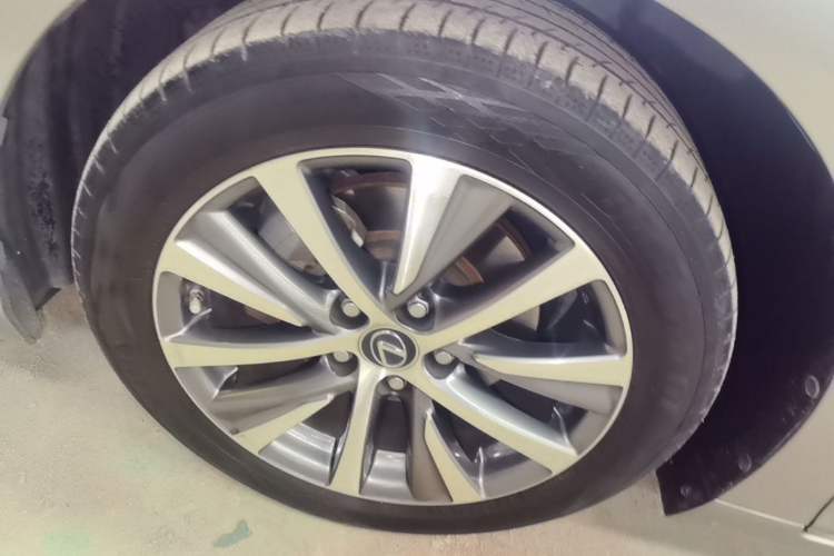 Used Lexus ES 2020 200 Excellence Edition Left Front Wheel Hub