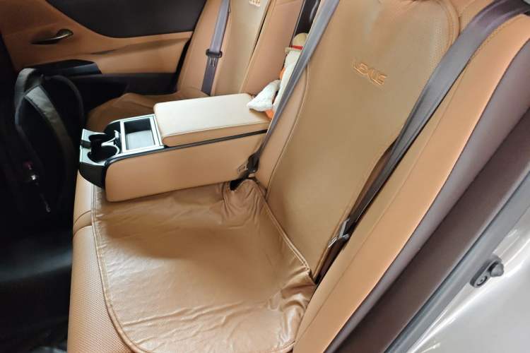 Used Lexus ES 2020 200 Luxury Edition Left Rear Seat