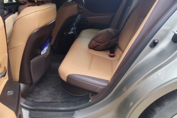Used Lexus ES 2020 300h Premier Edition Left Rear Seat