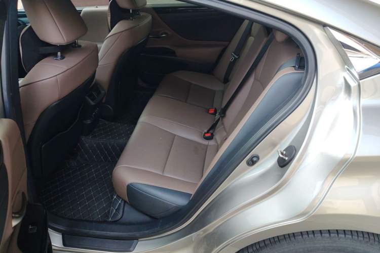 Used Lexus ES 2020 200 Excellence Edition Left Rear Seat