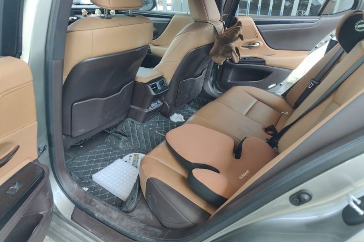 Used Lexus ES 2020 200 Excellence Edition Left Rear Seat