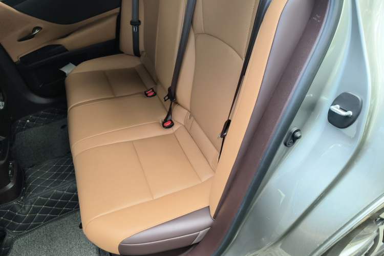 Used Lexus ES 2020 300h Premier Edition Left Rear Seat