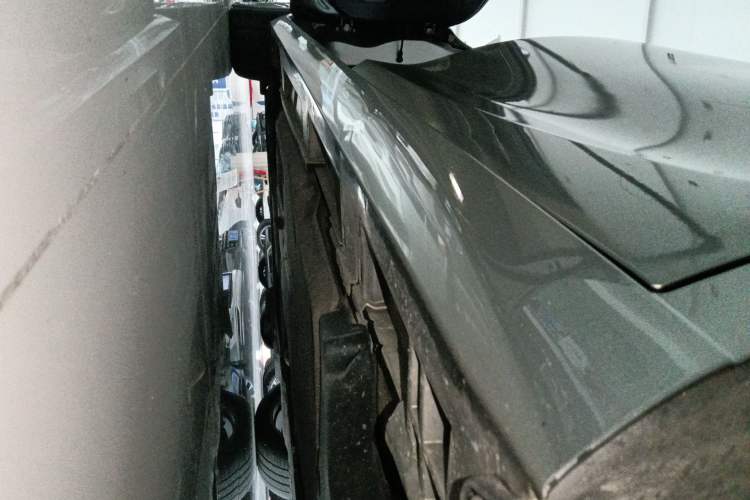 Used Lexus ES 2020 300h Premier Edition Left Side Sill