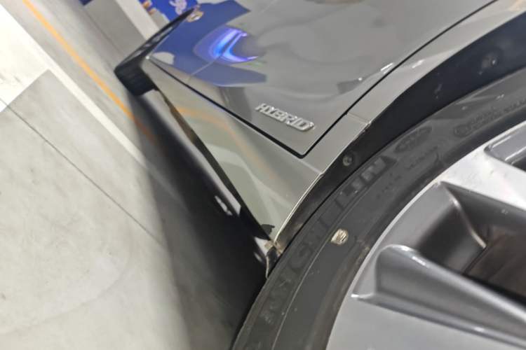 Used Lexus ES 2020 300h Premier Edition Left Side Sill