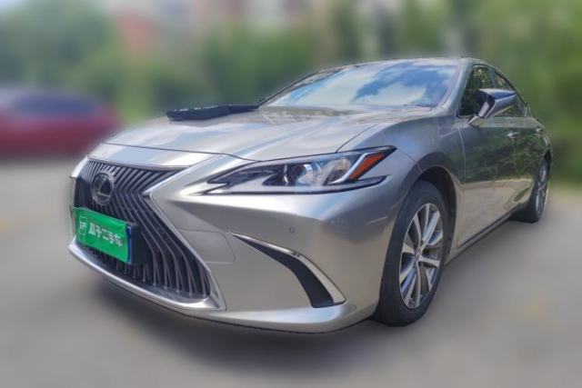 Ojetý Lexus ES 2020 200 Excellence Edition