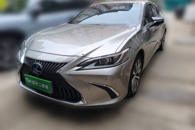Used Lexus ES 2020 300h Premier Edition